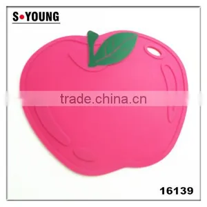 16139 Apple Shape Unti-skidding Table Silicone Mat thumbnail-1