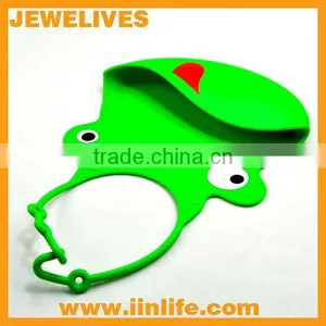 Eco-friendly Silicone Baby Bib With Crumb Catcher thumbnail-1