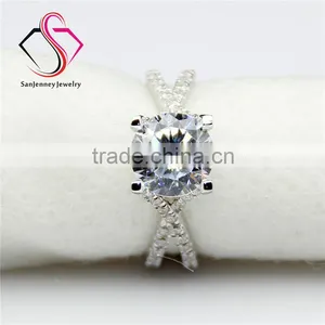Round Brilliant Cut Moissanite 2CT 8.0mm Center 14k 18k White Yellow Gold Diamond Engagement Ring thumbnail-3