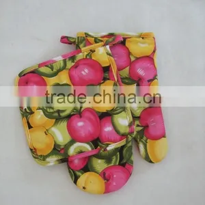 Cotton Silk Screen Printed Hot Sale Kitchen Textiles Oven Mitten Pot Holder Oven Glove thumbnail-2