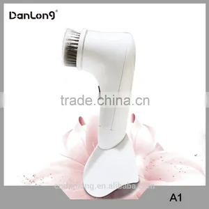 Vibrating Facail Cleansing Brush Battery Operated Face Massager thumbnail-5