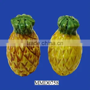 Ceramic Japan Pineapple Salt and Pepper Shakers thumbnail-1