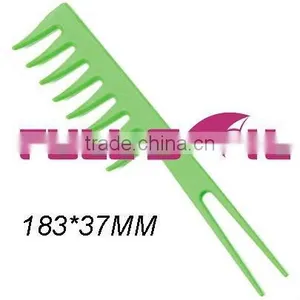 Plastic Comb thumbnail-1