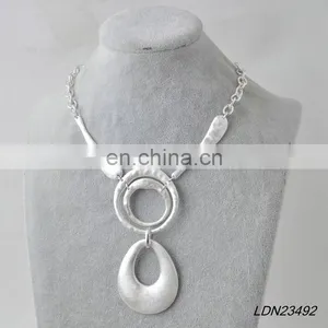 Silver Hammered Circle Necklace thumbnail-5