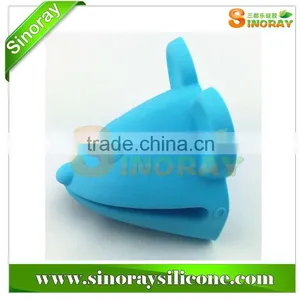 Lovely Animal Shape Silicone Heat Resistant Gloves thumbnail-1