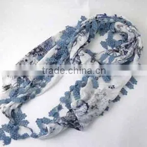 WLHH0222-42 100% Rayon Floral Printed Plain Viscose Hijab With Lace Trim thumbnail-1