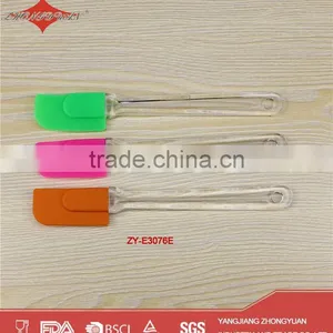3-piece Silicone Spatula Set With Plastic Handle thumbnail-1