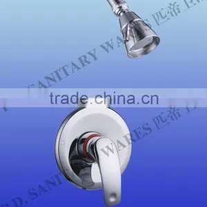 In-wall Rain Shower thumbnail-1
