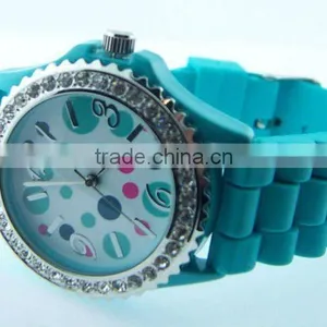 Fashion Geneva Ladies Silicone Rubber Band Watch thumbnail-1