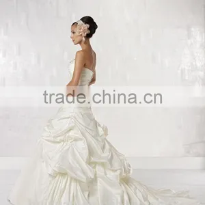 New Designer Sleeveless Scoop Neck Beaded Taffeta Pictures of Latest Gown thumbnail-2