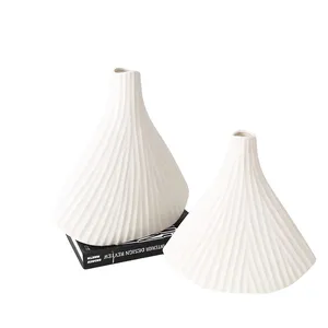 Simple Shell Soft Hand Made Ceramic Vase Decoration Art For Showroom Hotel Reception thumbnail-5