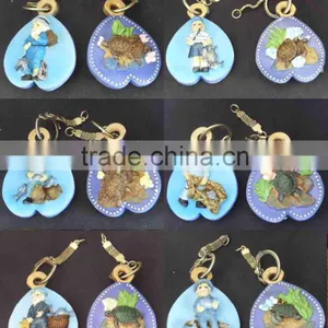 Hot Sale Gift Resin Beautiful Custom Souvenir Keyring With Metal thumbnail-4