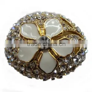 Newest Development "Smiling Flower" Alloy Casting Ring With Bling Small Stones thumbnail-1