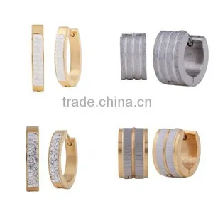 Fashion Women's Gold Plated Stainless Steel Huggie Earring Wholesale thumbnail-1