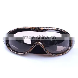 Kitesurf Sunglasses for Unisex in Different Frame thumbnail-4