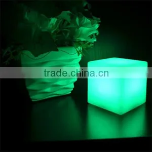 PE Plastic IP54 Lighted Remote Control Colorful Mini Led Cube thumbnail-2
