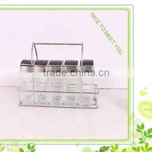 Clear Glass Salt and Pepper Shaker With Metal Cap thumbnail-6