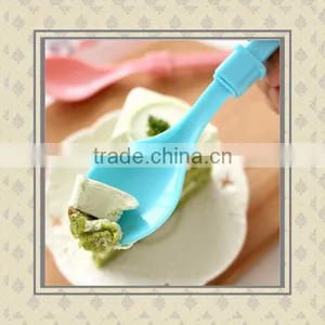 Customized Your Own Design High Quality Plastic Ice Cream Spoons Fruit Spoons Manufacturers in China thumbnail-1