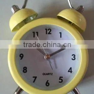 Mini Cutey Decorate Quartz Analog Metal Desk Clock thumbnail-3