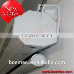 Matte White 84 Inch Wall Mount Type Manual Projection Screen/Projector Mounting Screen thumbnail-3