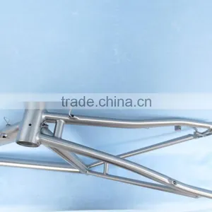 Titanium 700C Road Bike Frame With Internal Cable Routing thumbnail-4