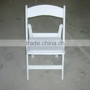 High Quality White Resin Folding Banquet Chair thumbnail-3