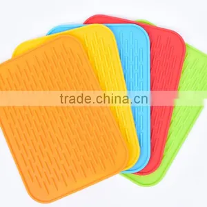 Heat Resistant Silicone Dish Drying Mat Silicone Pot Holder thumbnail-2