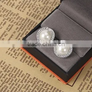 Latest Exquisite Workmanship Favorable Price White Big Pearl Earrings With Shinning Stone thumbnail-3