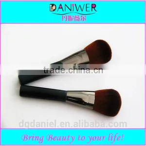 DANIWER Private Label Cosmetics Blusher Brush Wholesale thumbnail-1