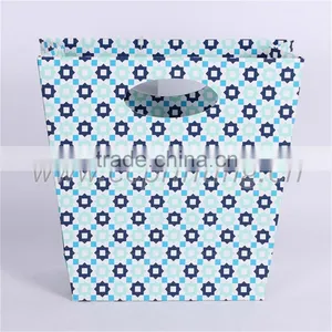 Low Cost Polka Dot Paper Gift Bag Free Sample Supplier thumbnail-2