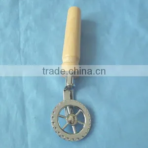 Kitchen Stainless Steel Pizza Cutter,Pizza Wheel,wooden Handle thumbnail-1