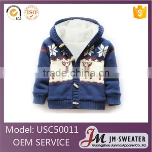 Latest Red Overcoat Giraffe Pattern Children Hooded Christmas Sweater Coat thumbnail-5