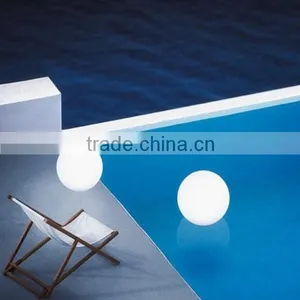 Colorful Rechargeable PE Plastic IP68 Remote Control Swimming Pool Ball thumbnail-1