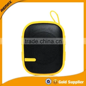REMAX Waterproof Bluetooth Speaker thumbnail-1