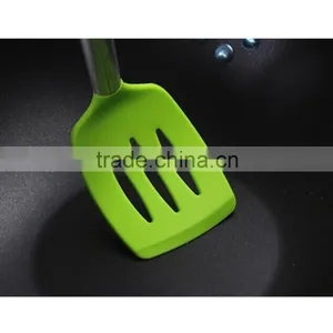 Non-stick Best Kitchen Helper Silicone Cooking Utensils Silicone Slotted Turner thumbnail-4