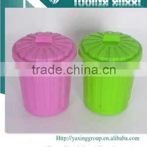 Mini Plastic Trash Can thumbnail-1