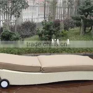 Rattan Sun Lounger thumbnail-5