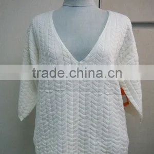 High Fashion Women's Half Sleeve V-neck White Sweater thumbnail-1