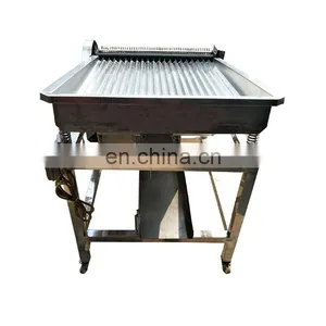 Vibrating Screen Green Pea Peeling Pod Removing Machine for Sale thumbnail-5