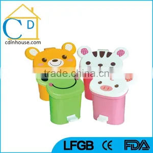 Plastic Foot Pedal Garbage Bin Home Kitchen Use thumbnail-5