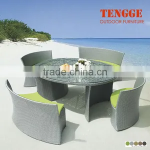 Rattan Round Table and Chairs thumbnail-1