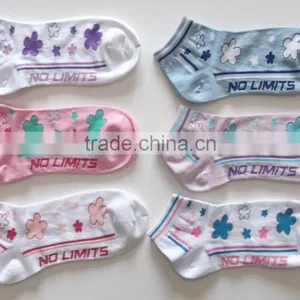 Latest Women Colorful Socks With Custom Logo Stocks thumbnail-2