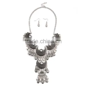 Vintage Flower Carved Hollow Bib Collar Droplets Pendant Gem Necklace Earrings Set thumbnail-4