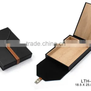 Customized Black Travel Cigar Humidor for Cigars thumbnail-1