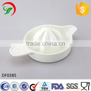 Custom Design Kitchen Craft Citrus Fruit Squeezer White Porcelain Oranges Juicer Ceramic Hand Lemon Squeezer thumbnail-3