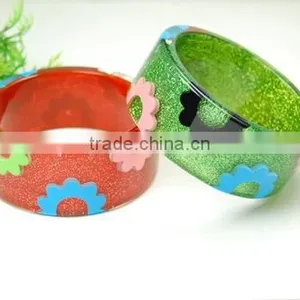 Nice Flower Patern Resin Fancy Bangles for Costume Jewelry thumbnail-1