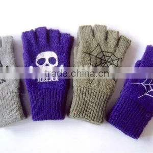 Gloves for 'Pirates' thumbnail-1
