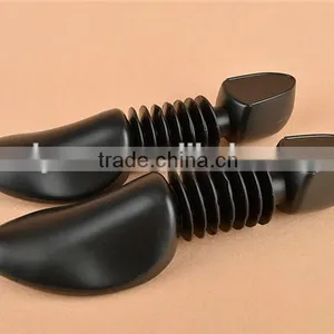 Customized Logo Plastic Shoe Tree thumbnail-3