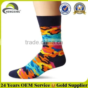 Wholesale Custom Men's Bright Camo Running Socks thumbnail-1