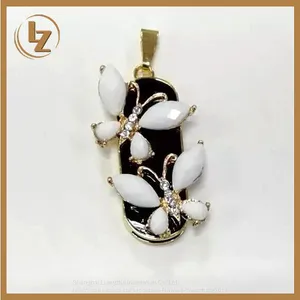 Модные USB-флешки в форме розы с бриллиантами thumbnail-1